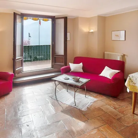Helvetia Apartment *