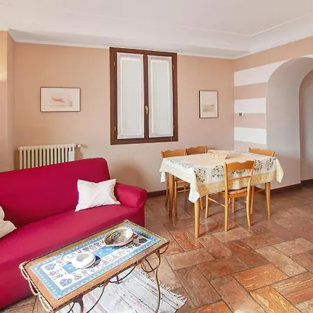 Helvetia Apartment *